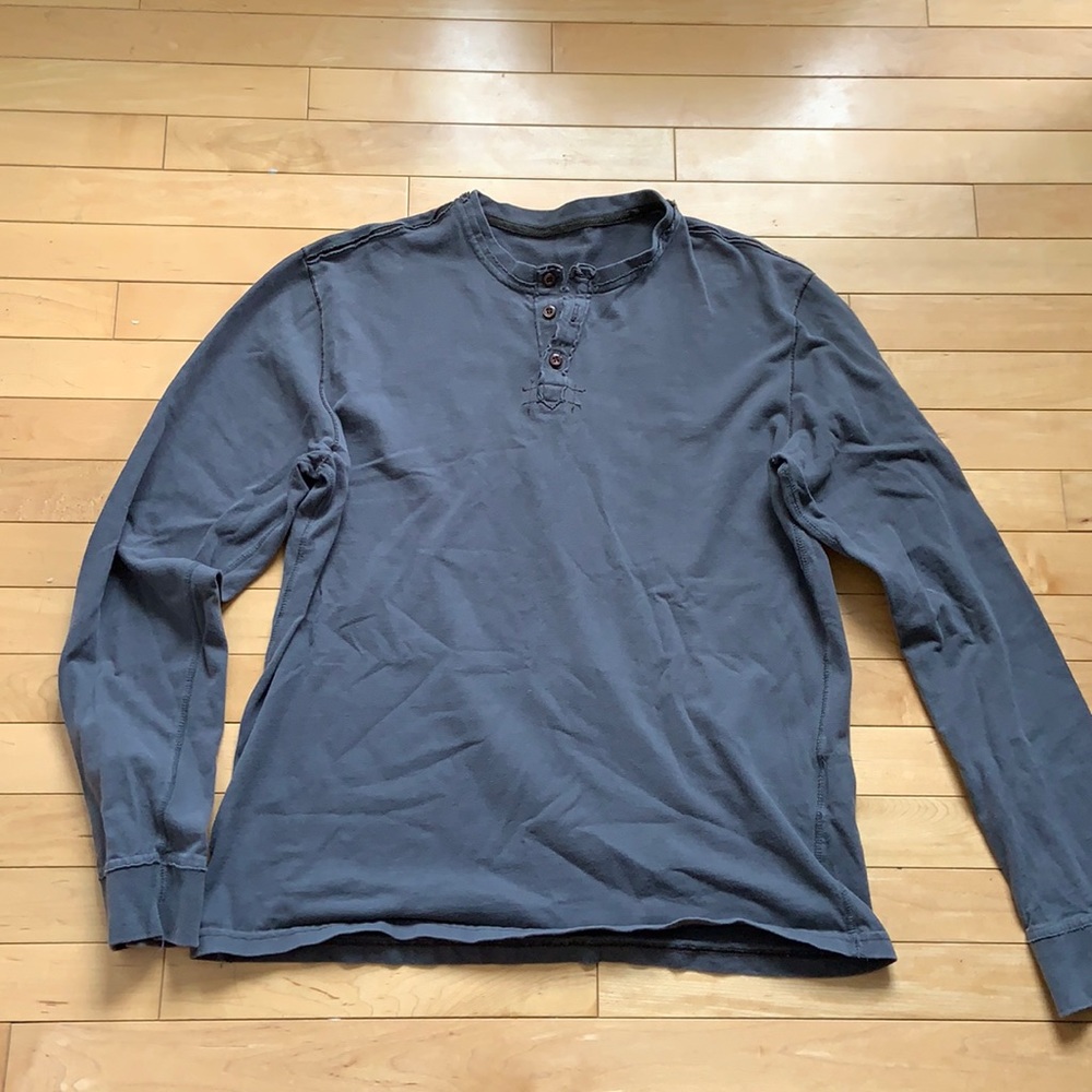 Men’s long sleeve henley